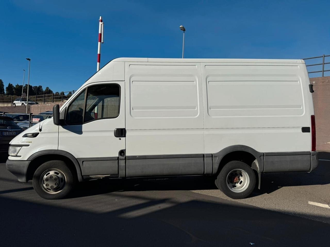 Iveco Daily 35C14 3.0 Hpi TDI PM-RG Cabinato