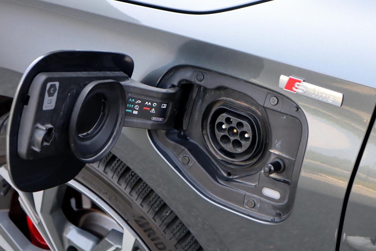 Audi A3 45 TFSI HYBRID PLUG-IN 245 CV S-LINE VIRTUAL TETTO APRIBILE LED ACC
