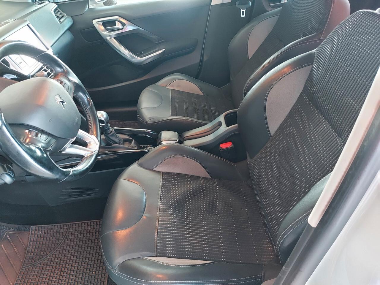 Peugeot 2008 BlueHDi 120 S&S Allure