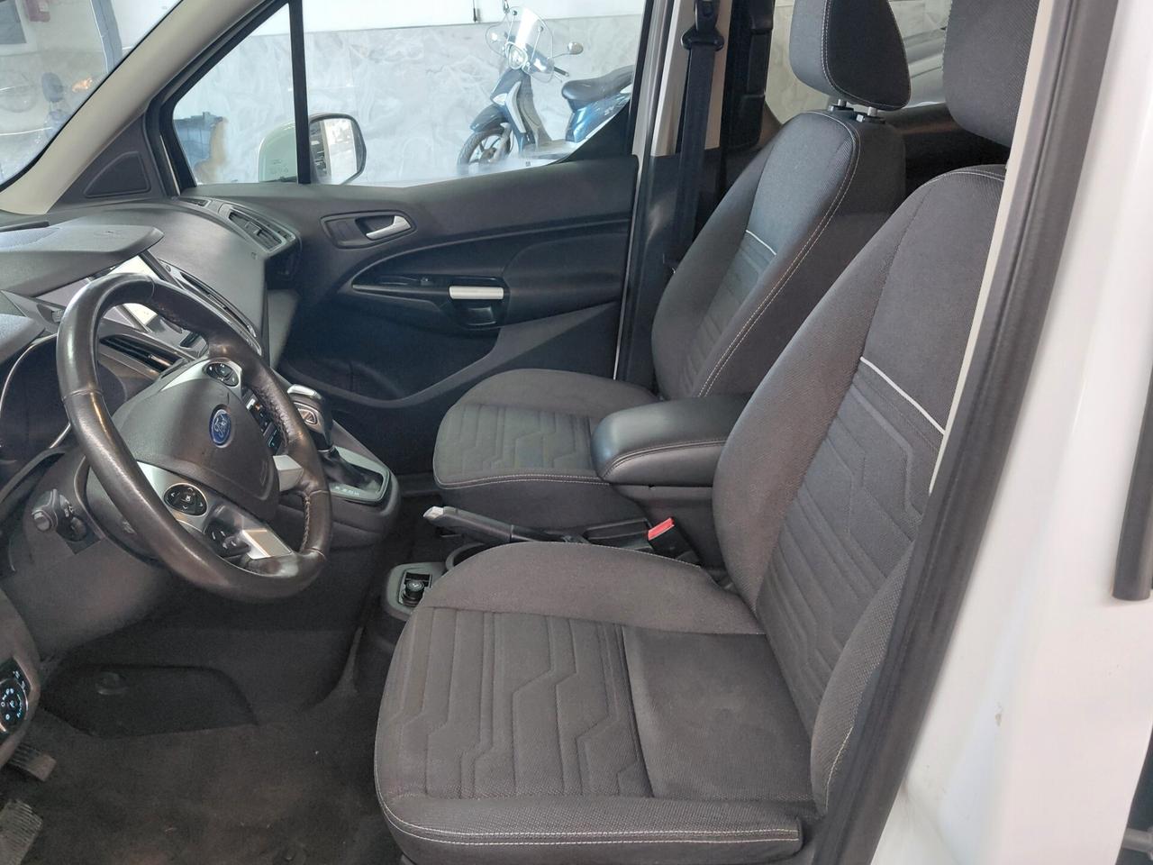 Ford Tourneo Connect 1.5 TDCi 120 CV Powershift Titanium