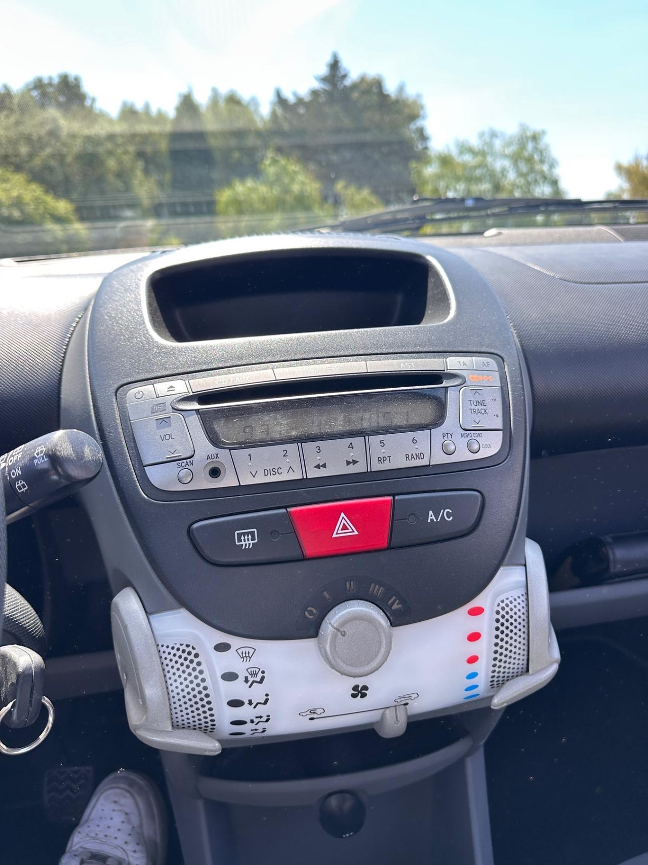 Toyota Aygo 1.0 5 porte Now-2011