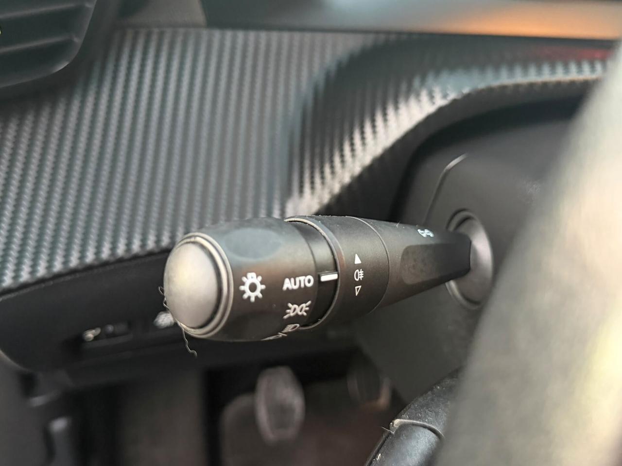 Peugeot 2008 1.2 Benzina 2021