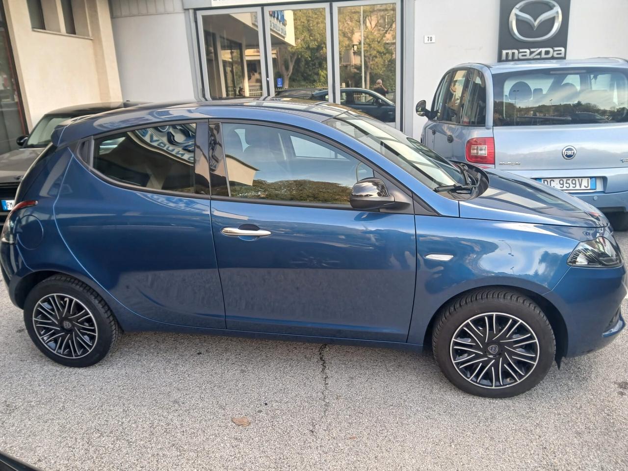 Lancia Ypsilon 1.0 FireFly 5 porte S&S Hybrid Gold