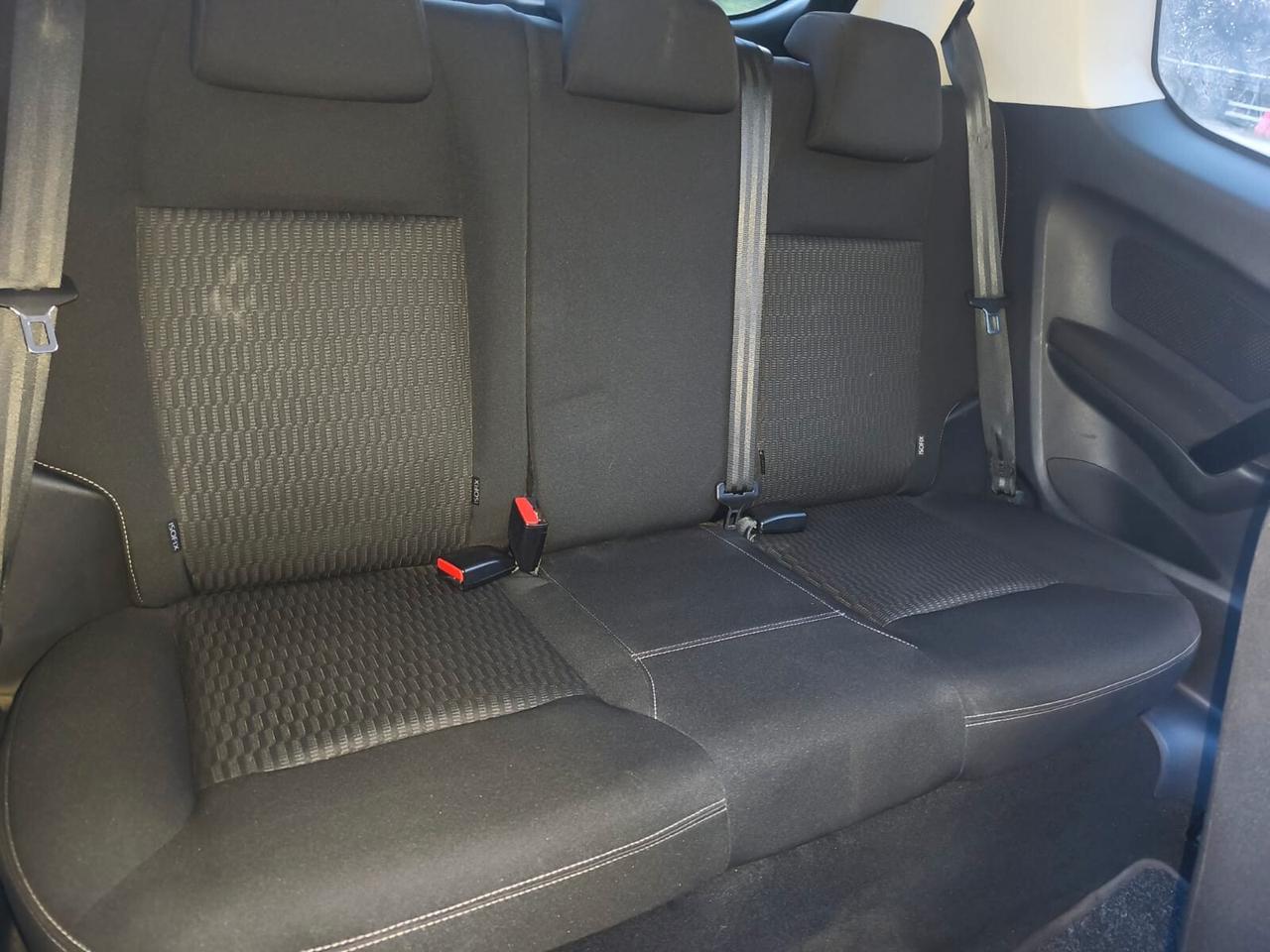 Peugeot 208 2019----1.2 Benzina Neopatentati