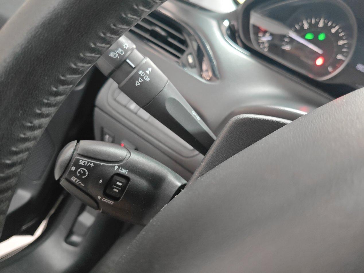 Peugeot 208 5 Porte 208 5p 1.2 puretech Active 82cv
