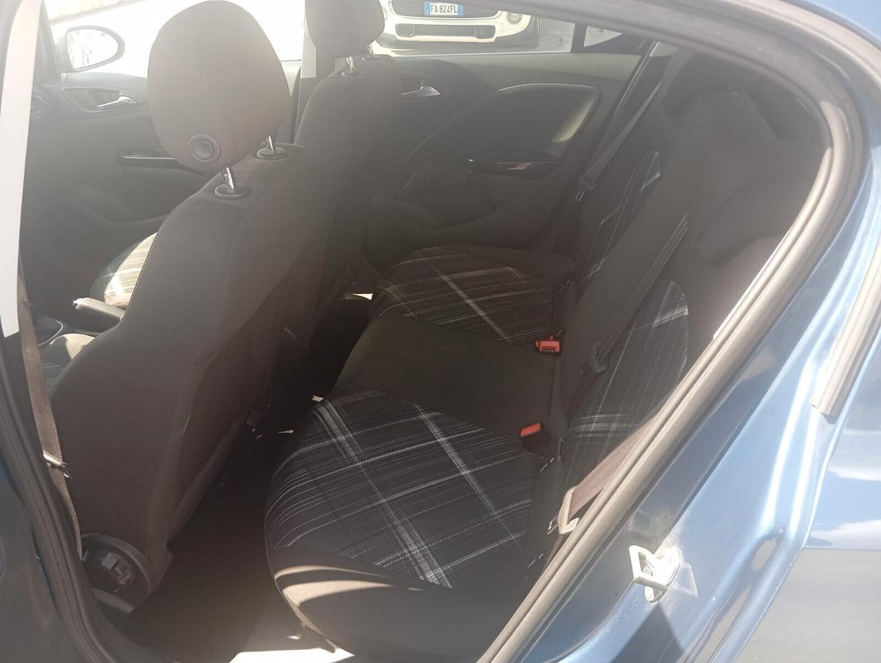 Opel Corsa 1.4 90CV GPL Tech 5 porte Innovation