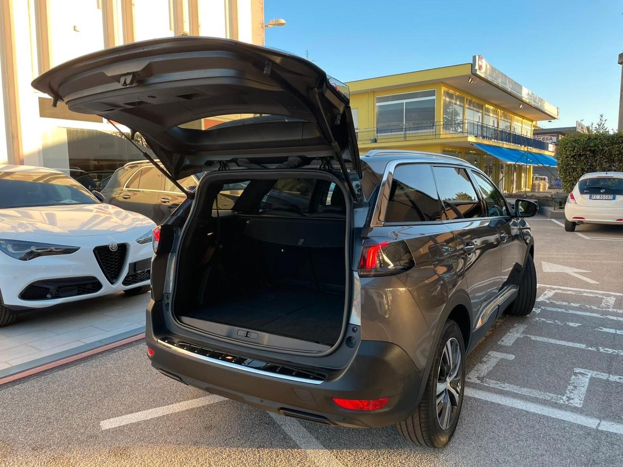 Peugeot 5008 BlueHDi 130 S&S EAT8 Allure Pack