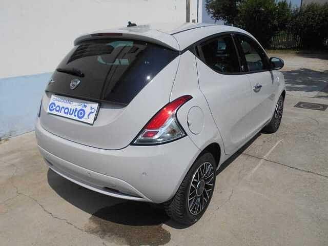 Lancia Ypsilon 1.2 69 cv 5p GPL Ecochic Mya