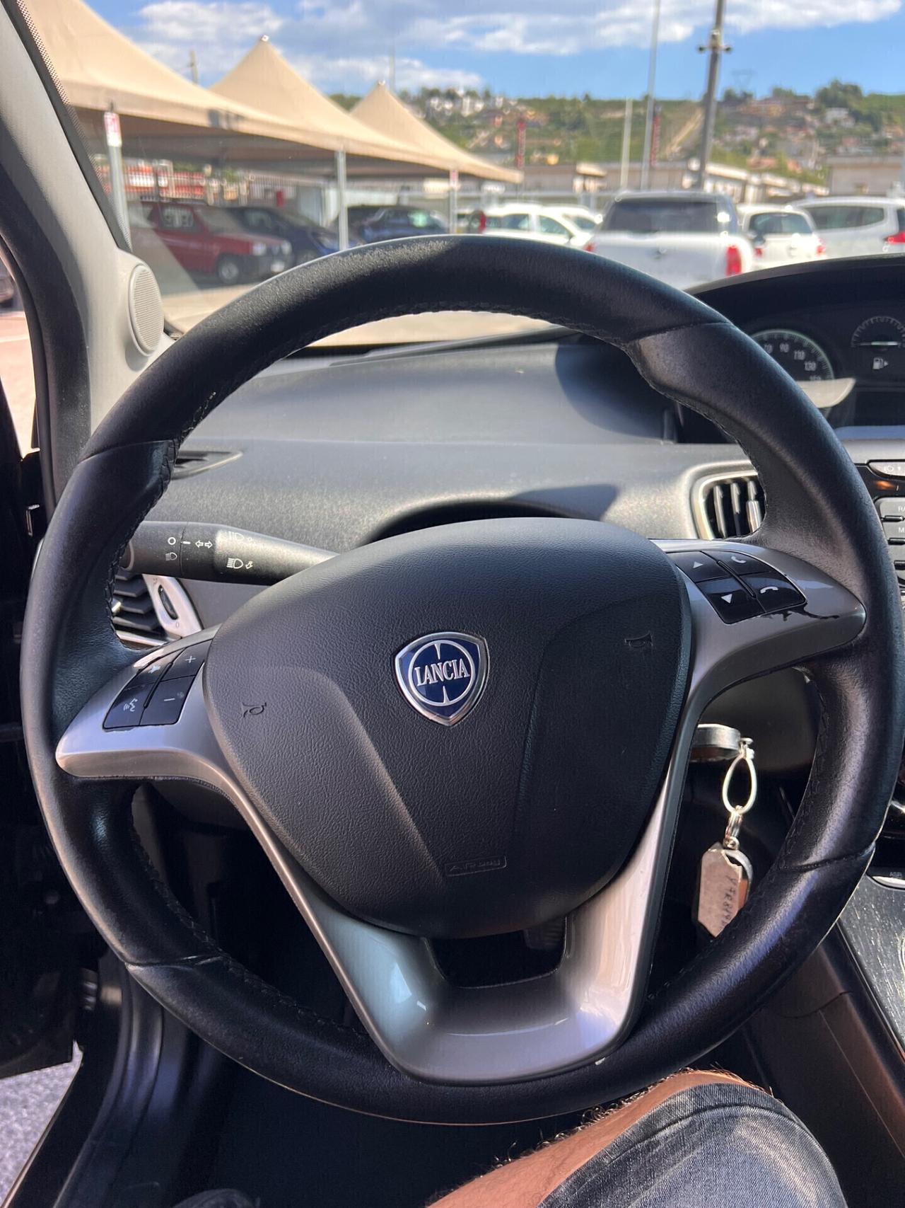 Lancia Ypsilon 1.2 69 CV 5 porte S&S Elefantino Blu