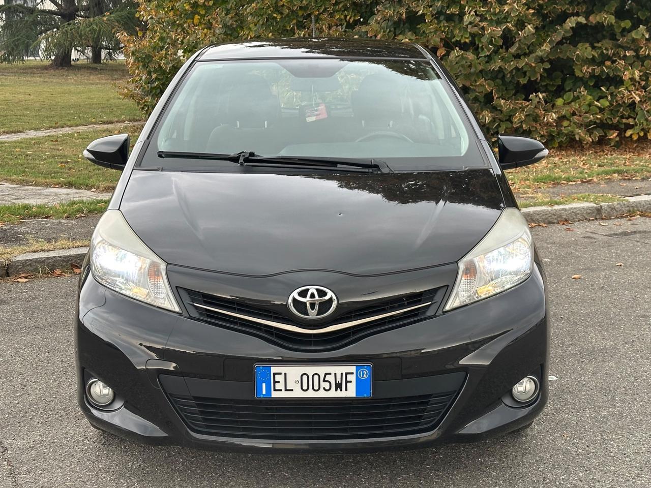 Toyota Yaris 1.3 Lounge (110.000KM!!) PREZZO 8490€