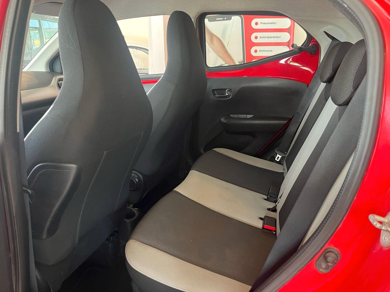 Toyota Aygo 1.0 VVT-i 69 CV 5 porte x-black TSS MMT