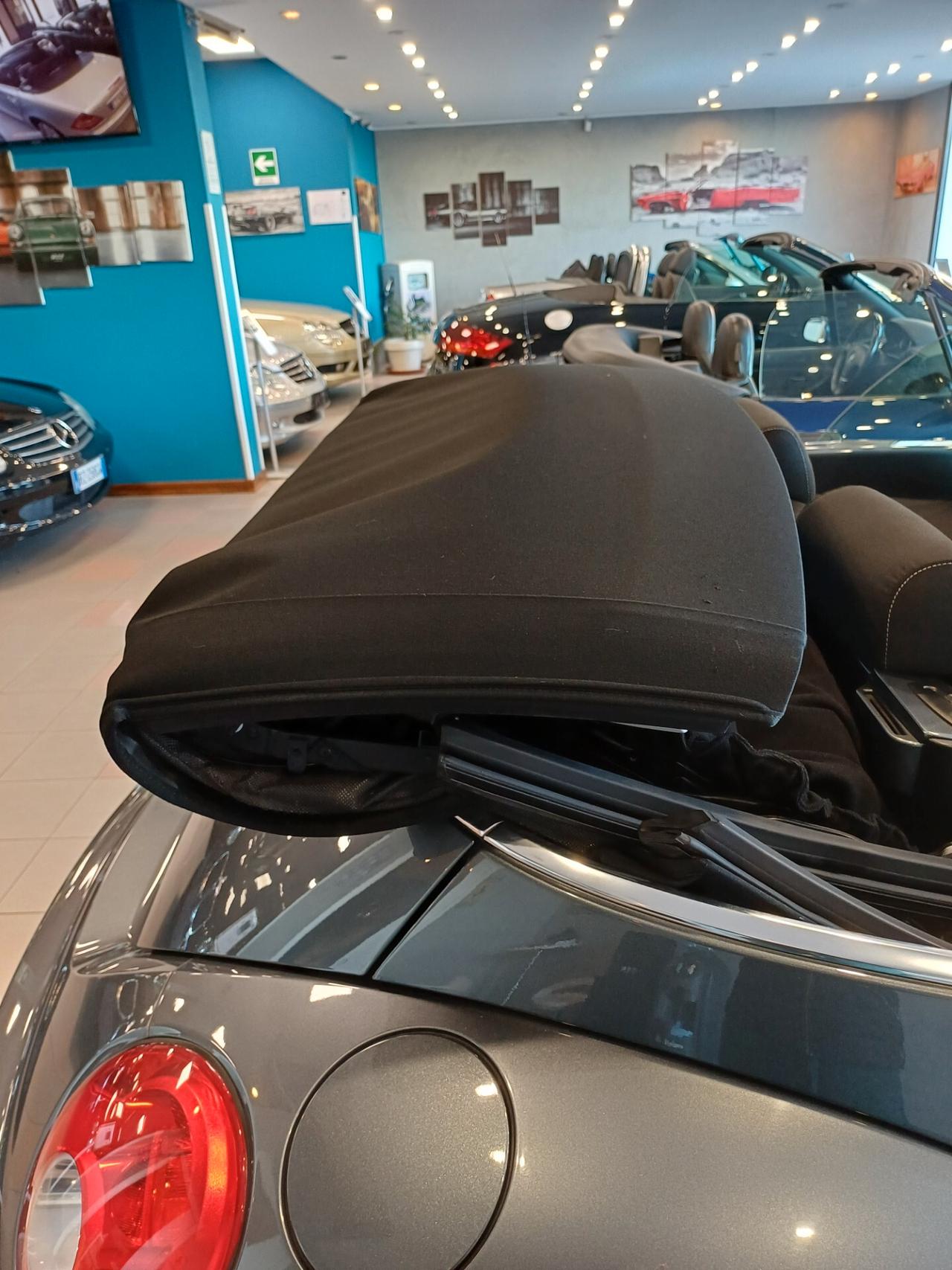 Volkswagen New Beetle 1.4 16V Cabrio Neopatentati