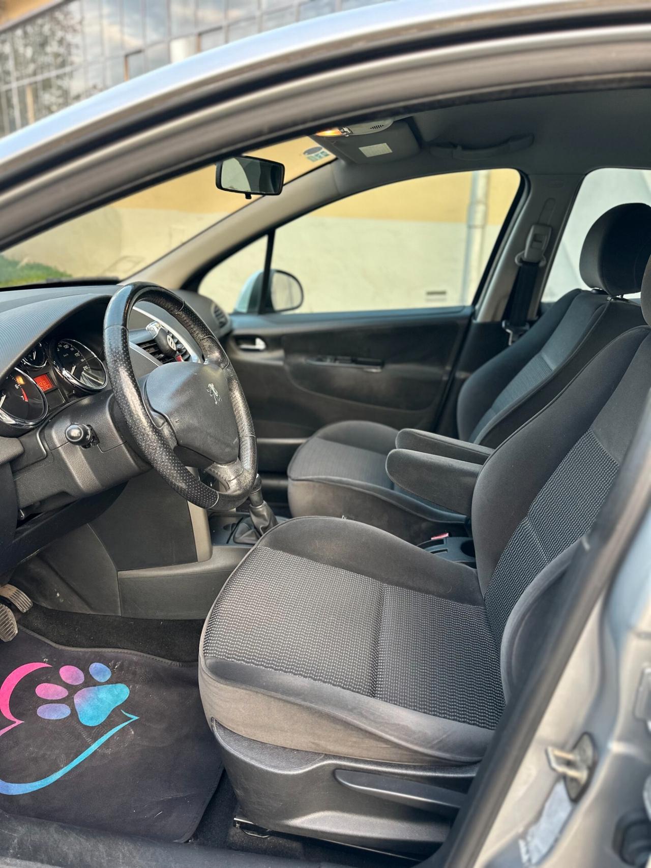 Peugeot 207 1.4 BENZINA