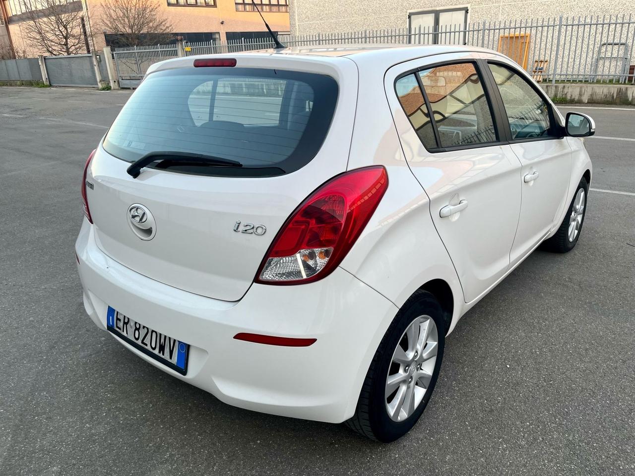 Hyundai i20 1.2benzina 2013 150.000km per neopatentati