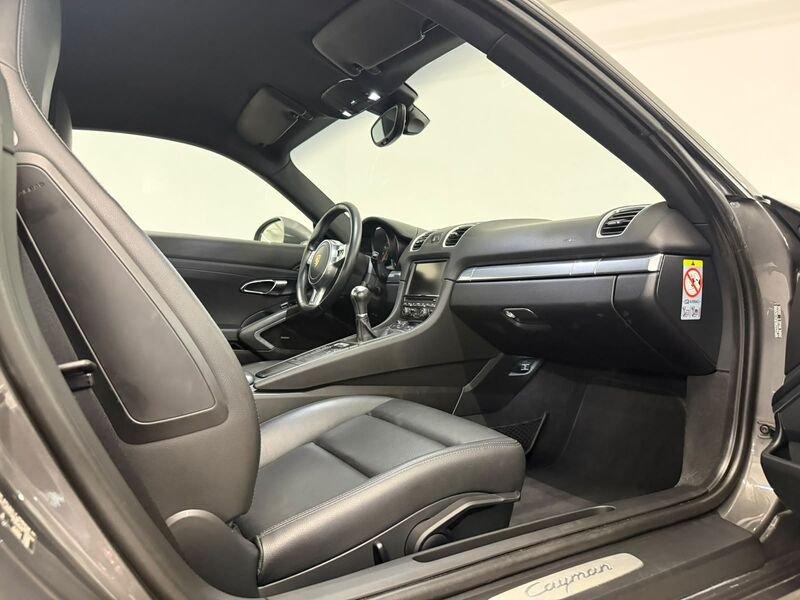 Porsche Cayman 2.7