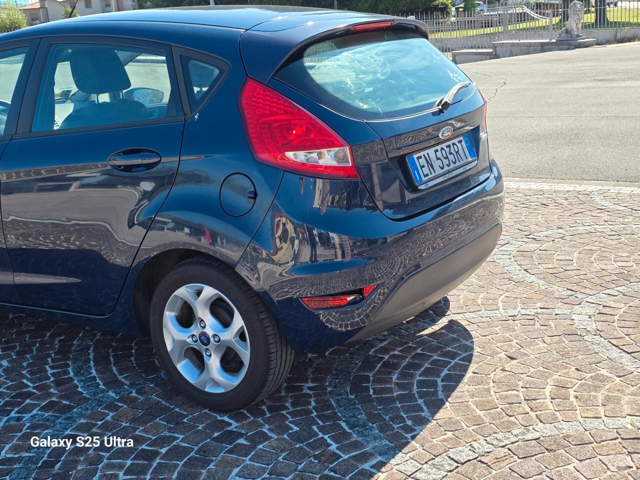 Ford Fiesta 1.4 TDCi 70CV 5 porte Titanium