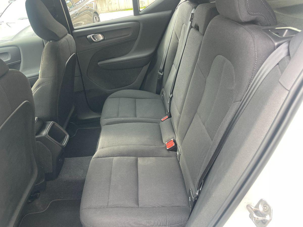 VOLVO - XC40 - T2 Momentum Core