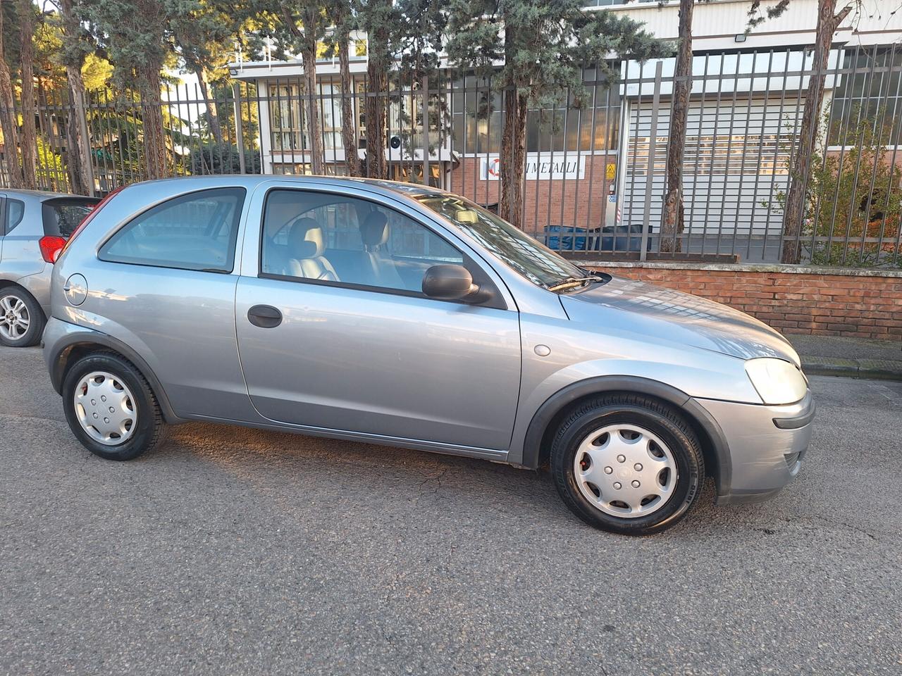 Opel Corsa 1.0i 12V cat 5 porte Club
