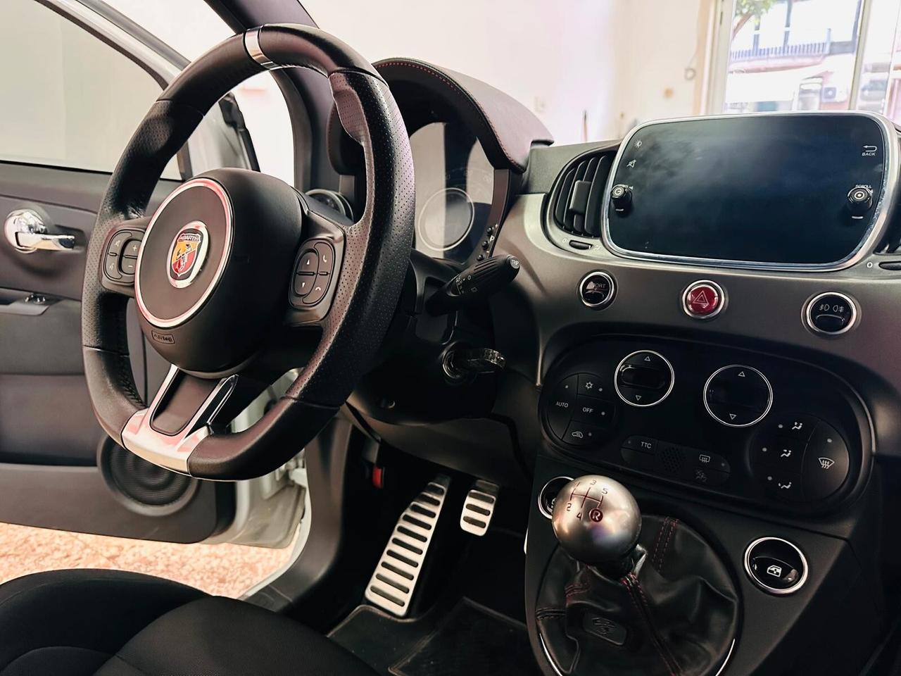 Abarth 500 1.4 Turbo T-Jet 135CV**