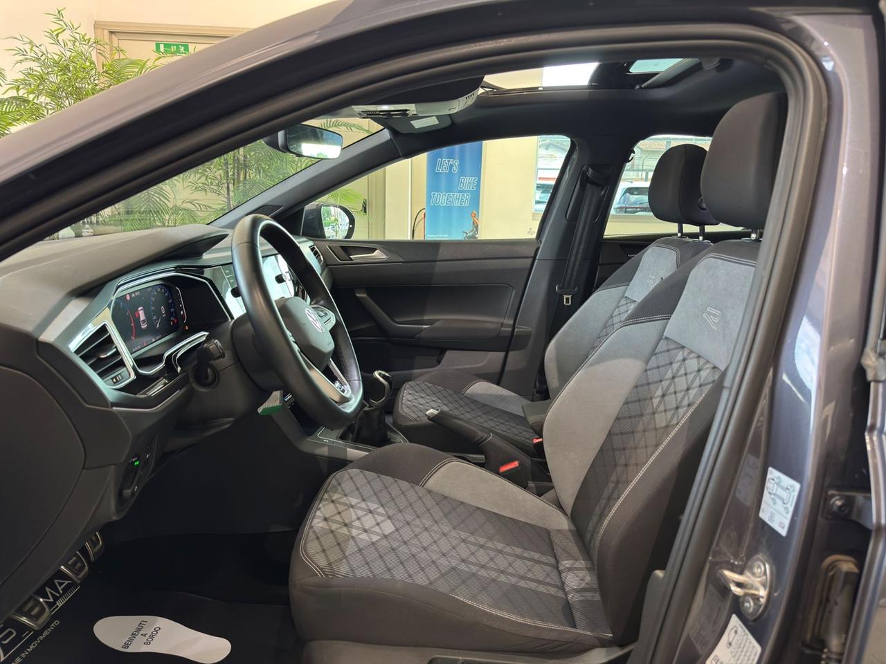 VOLKSWAGEN Taigo 1.0 tsi R-Line 115cv - TETTO APRIBILE
