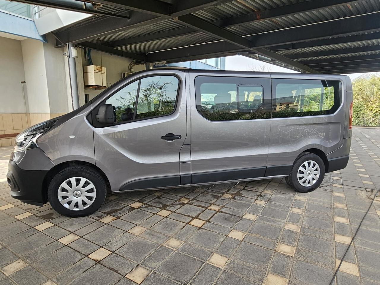 Renault Trafic 2.0 DCI 145CV L2H1 9 POSTI