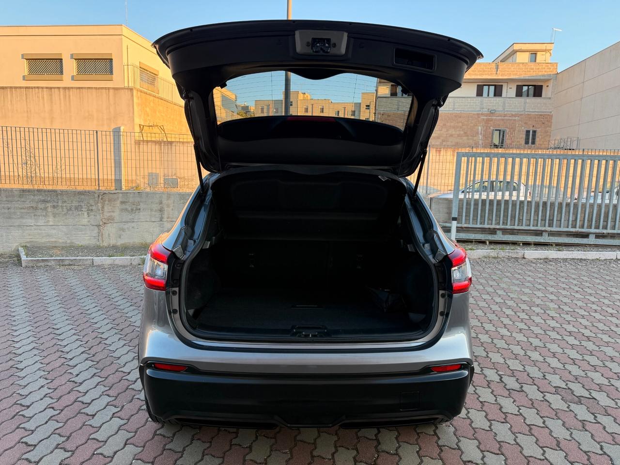 Nissan Qashqai 1.5 dCi Business RetroCam Navi Led