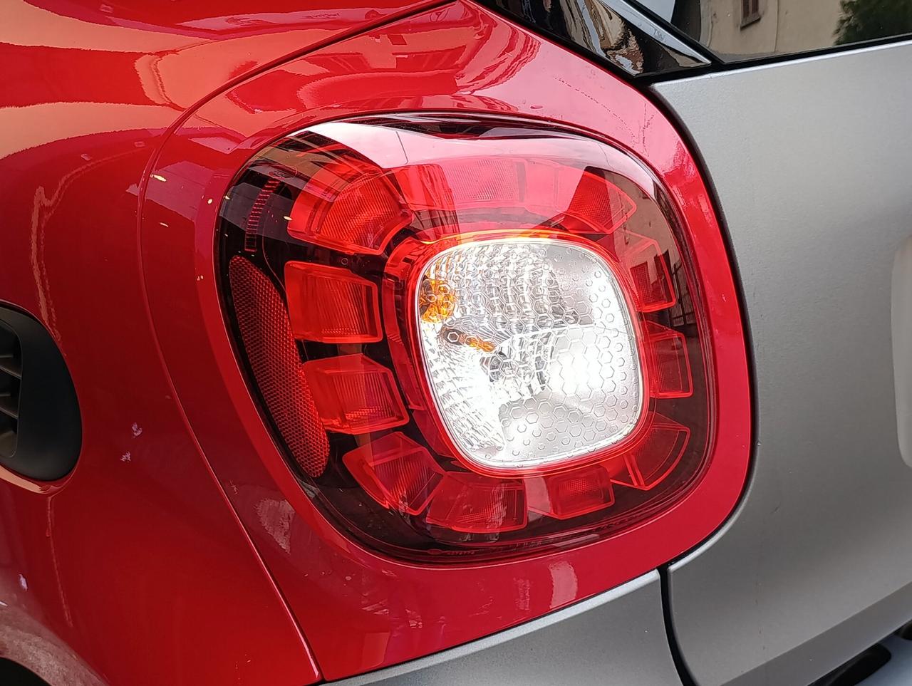 Smart ForTwo 90 0.9 Turbo twinamic Passion Grey Opaco e Rossa