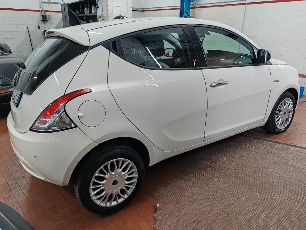 Lancia Ypsilon 1.2 Gold 5 POSTI GPL