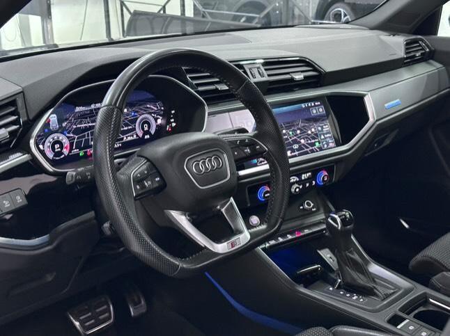Audi Q3 40 TFSI quattro S tronic line edition