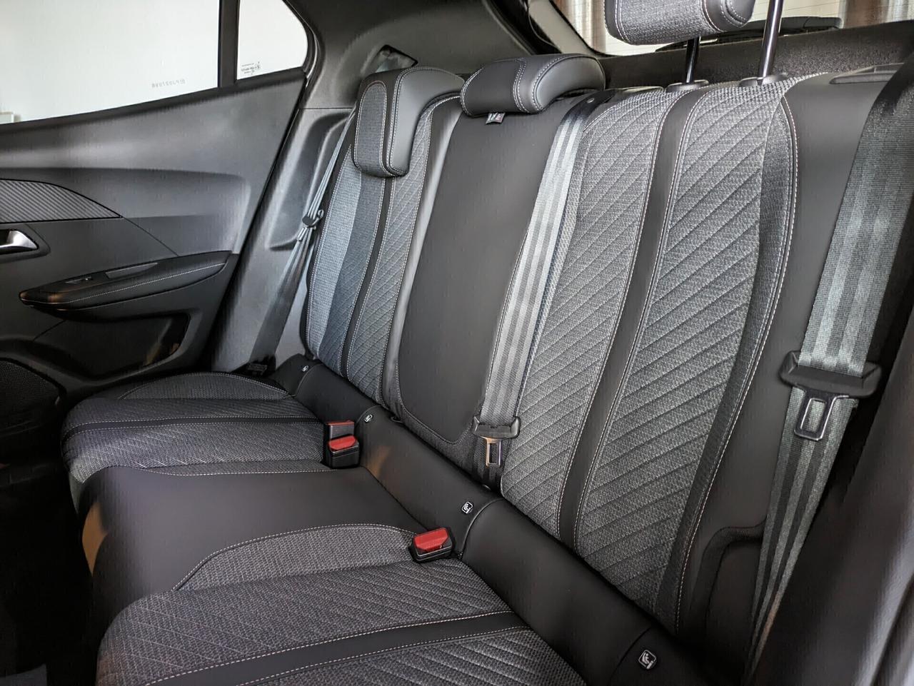 Peugeot 2008 Hybrid 145 e-DCS6 Allure