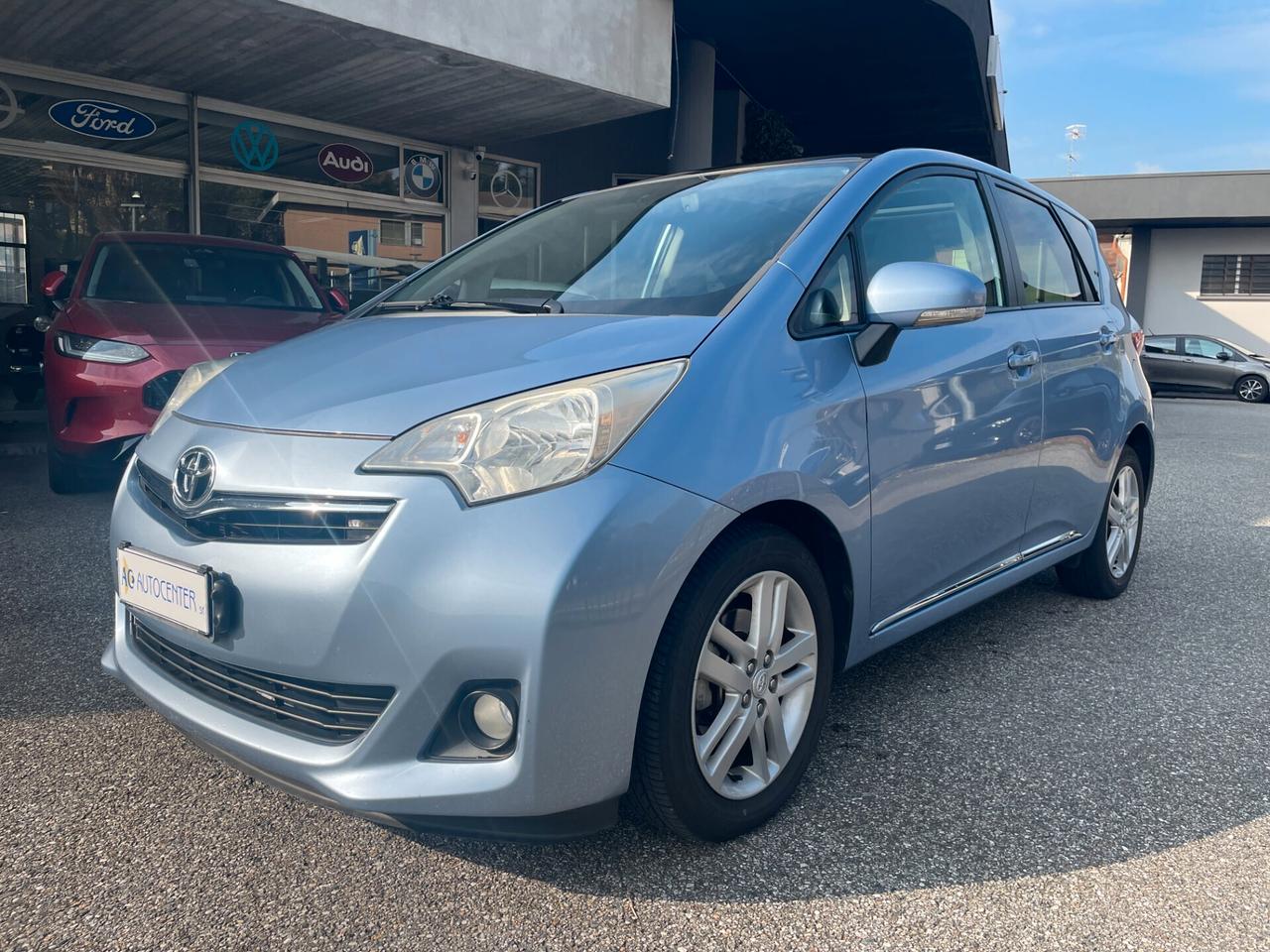 Toyota Verso-S 1.3 MT Lounge