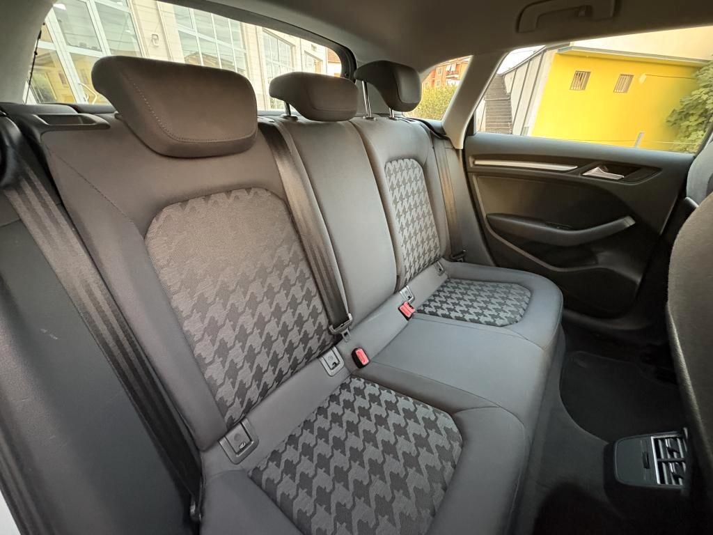 Audi A3 Sportback 1.6 TDI 110cv Ambiente