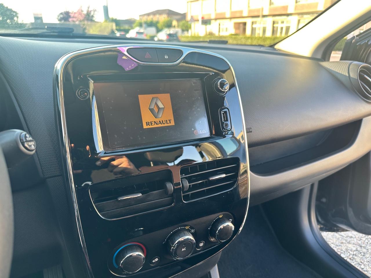 Renault Clio 1.2 75CV 5 porte metano