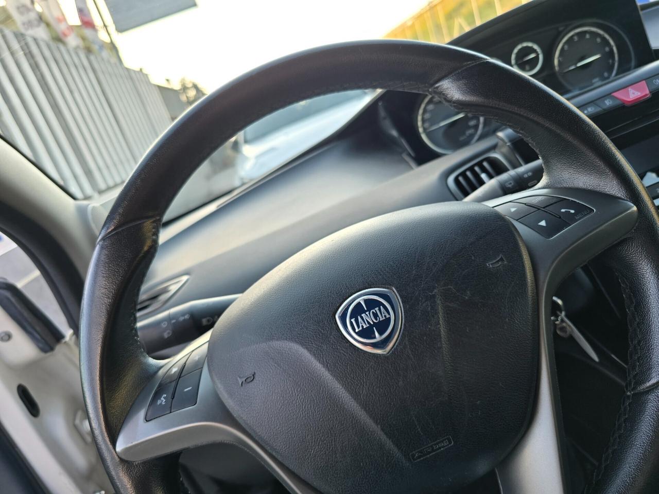 Lancia Ypsilon 0.9 TwinAir 85 CV 5 porte Metano Ec
