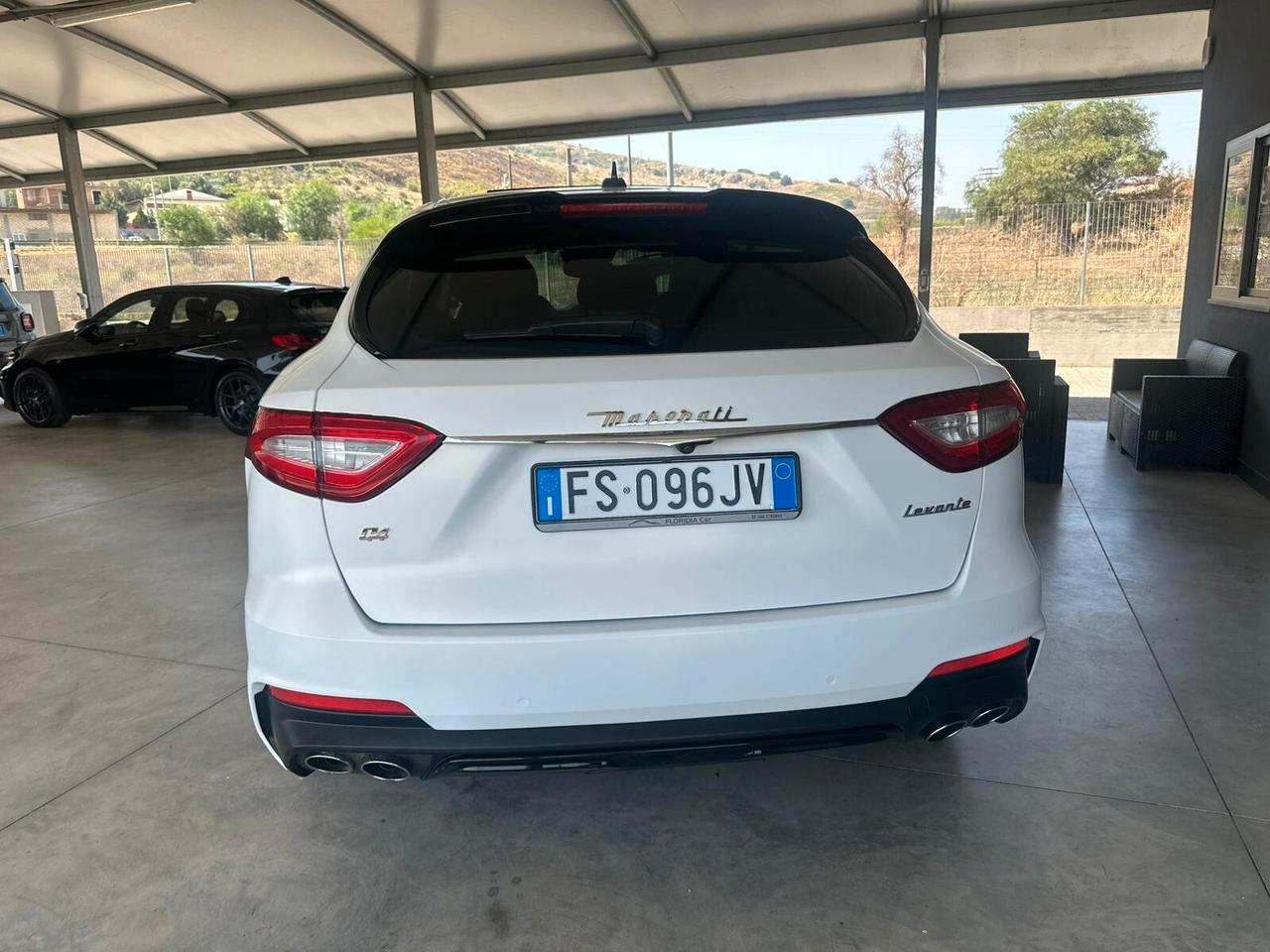 MASERATI LEVANTE GRANSPORT WRAPPATA 10/2018
