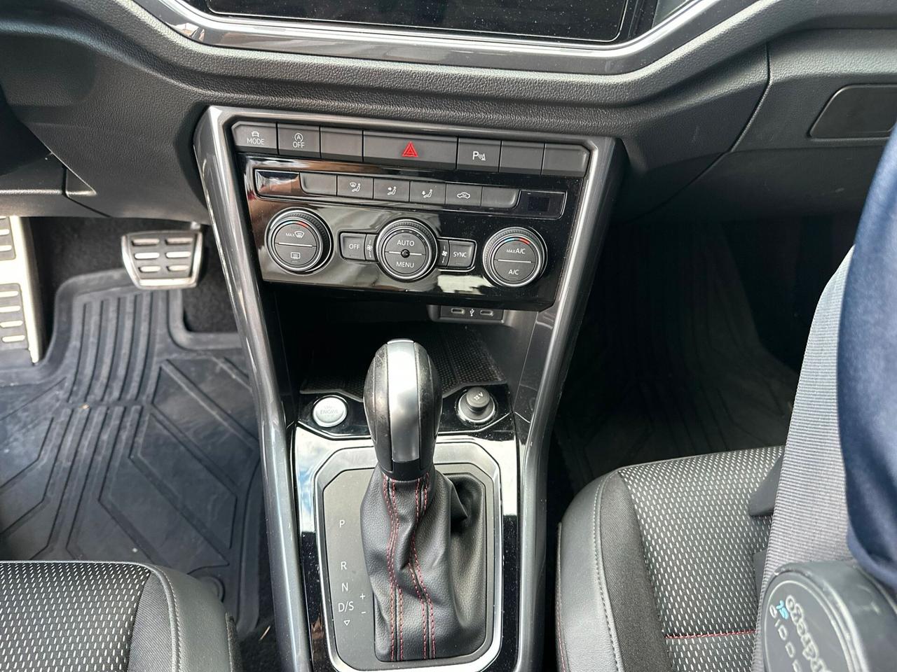 Volkswagen T-Roc 1.5 TSI ACT DSG R-Line