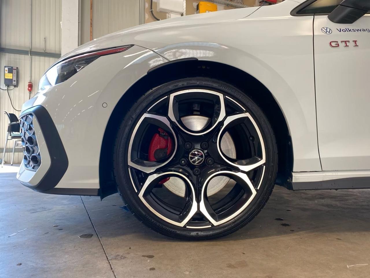 Volkswagen Golf GTI 2.0 TSI DSG 8.5