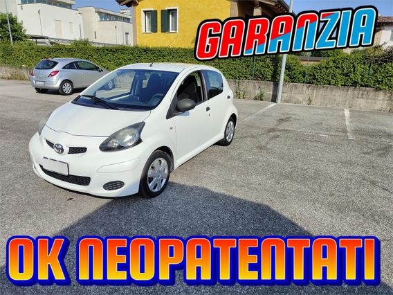 TOYOTA Aygo 1,0 BENZINA 5 PORTE ( NAVIGATORE )