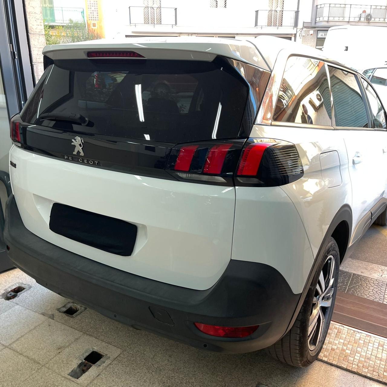 Peugeot 5008 BlueHDi 120cv automatica Business