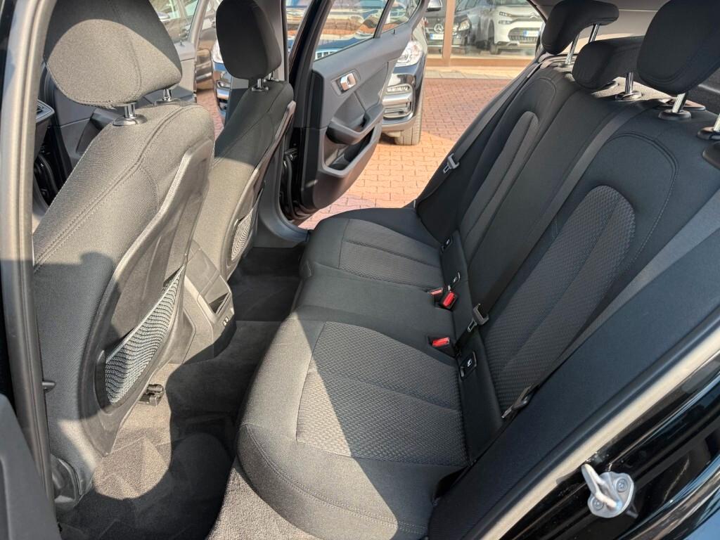 Bmw 116 116d 5p. Business Advantage