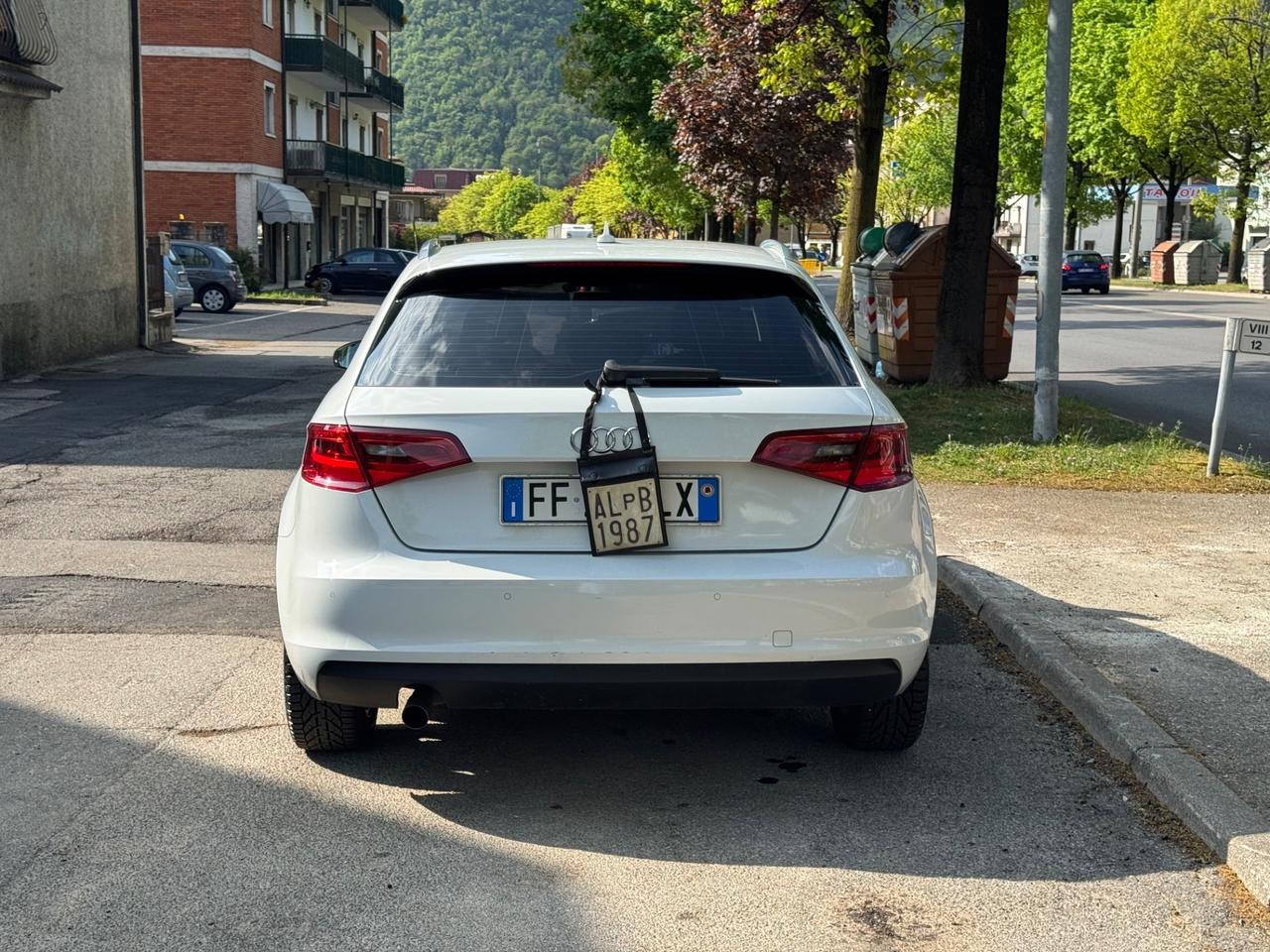 Audi A3 SPB 1.6 TDI Sport - SENSORI PER IL PARCHEGGIO - VETRI OSCURATI