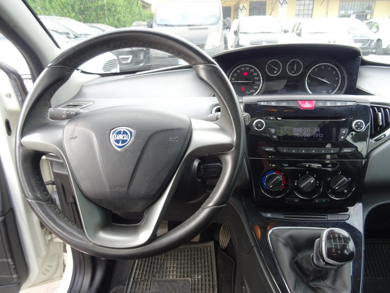 Lancia Ypsilon 1.2 69 CV 5p S&S TETTO APRIBILE