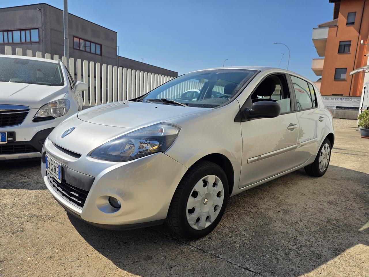 Renault Nuova Clio 1.2 16V 5 p. Euro 5 Neopatentati