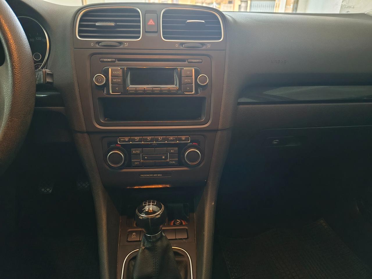 VOLKSWAGEN GOLF 1.6 TDI BUSINESS HIGHLINE