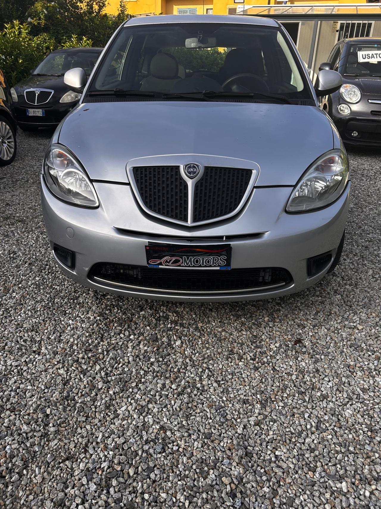Lancia Ypsilon 1.2 Oro