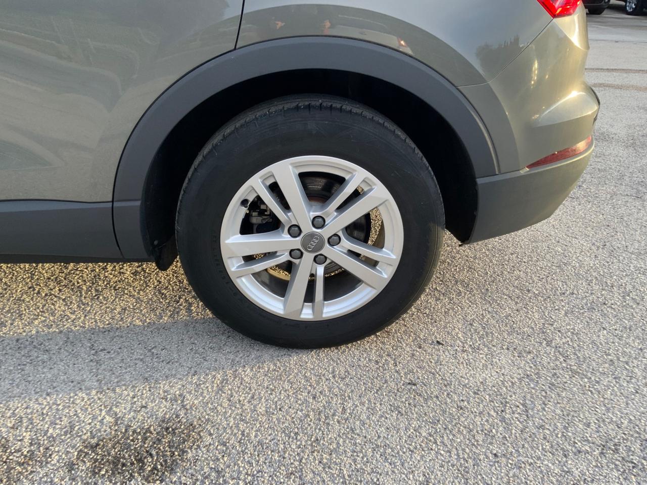 Audi Q3 35 TFSI S tronic Business Advanced