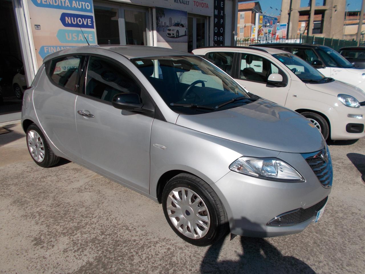 Lancia Ypsilon 1.2 69 CV 5 porte S&S Gold