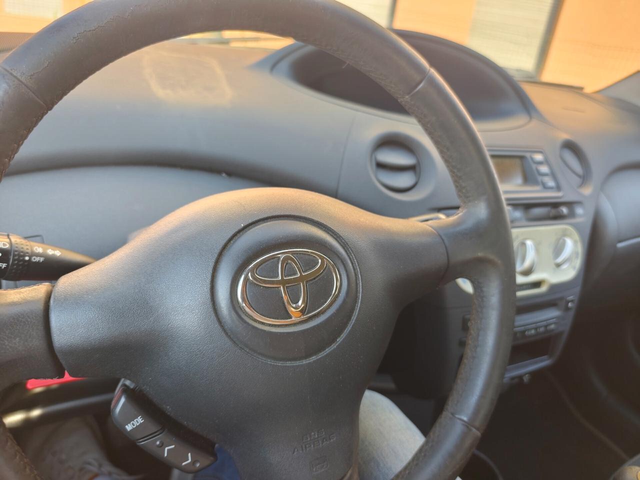 Toyota Yaris 1.0 benz euro 4 16V cat 5 porte Sol