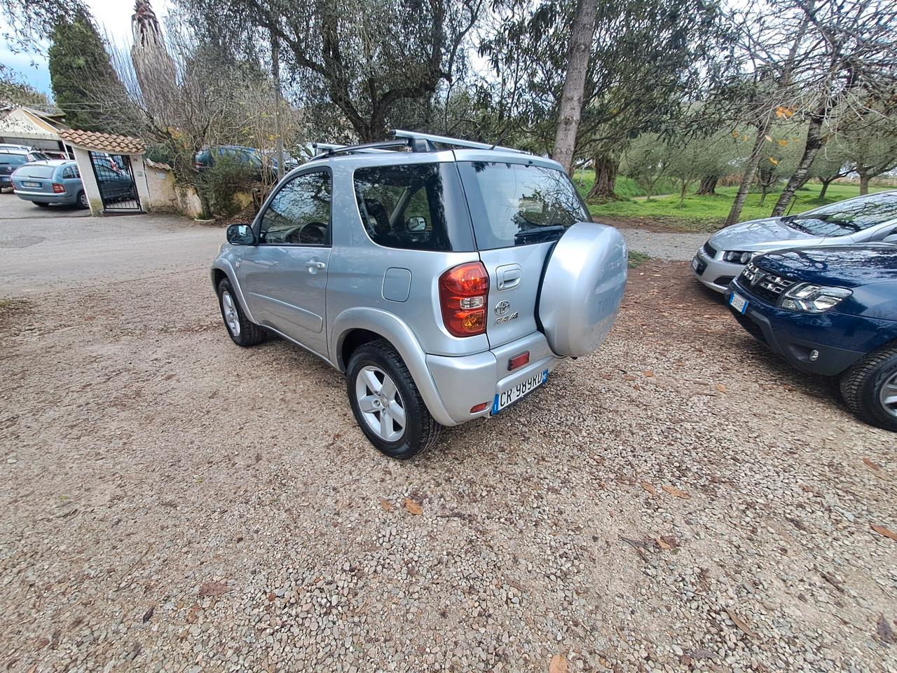 Toyota RAV 4 RAV4 2.0 Tdi D-4D cat 3 porte Sol