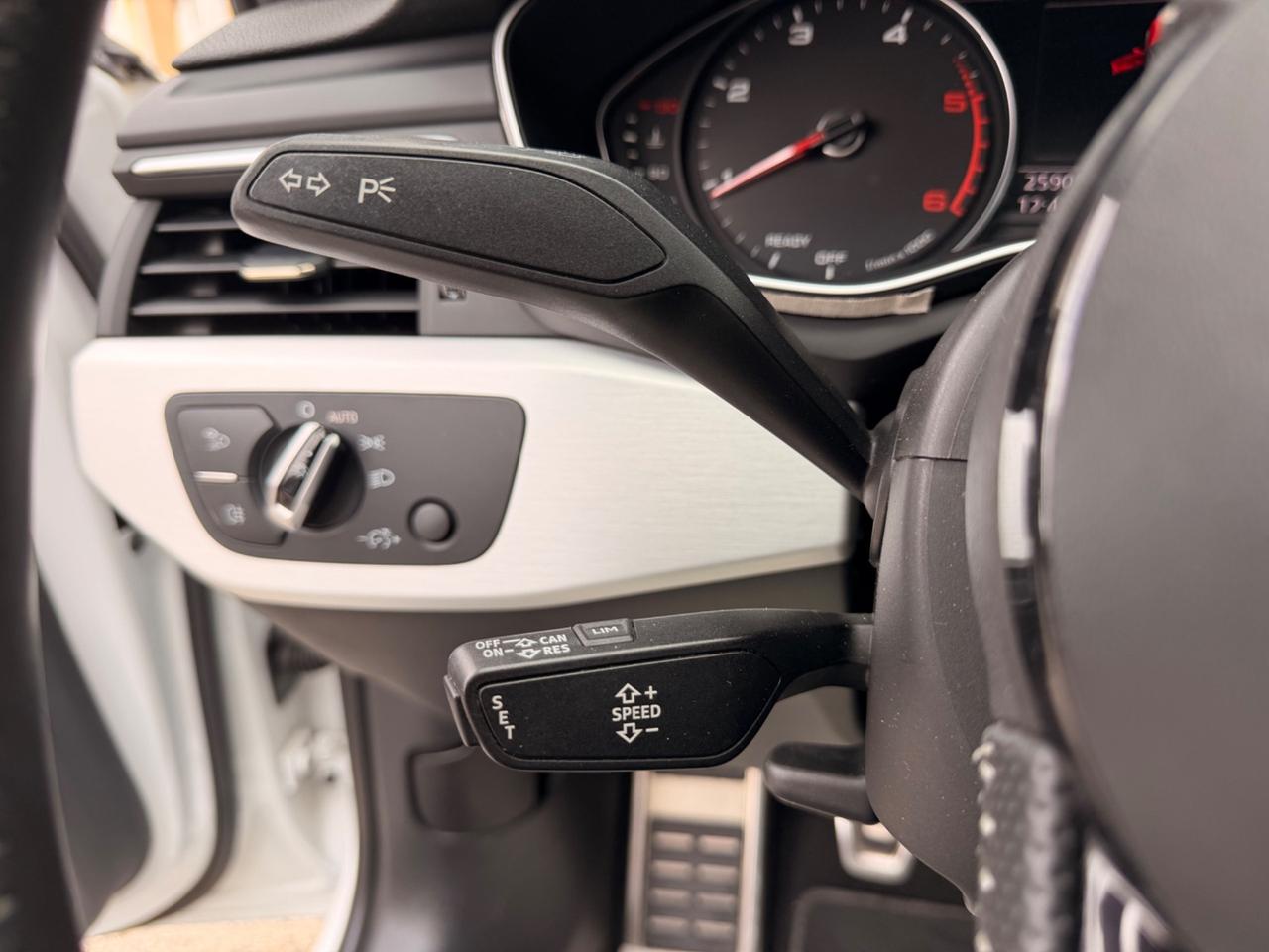 Audi A4 Avant 2.0 TDI 150 CV S-Line INT/EST